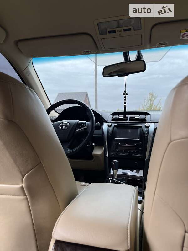 Седан Toyota Camry 2015 в Гайсине