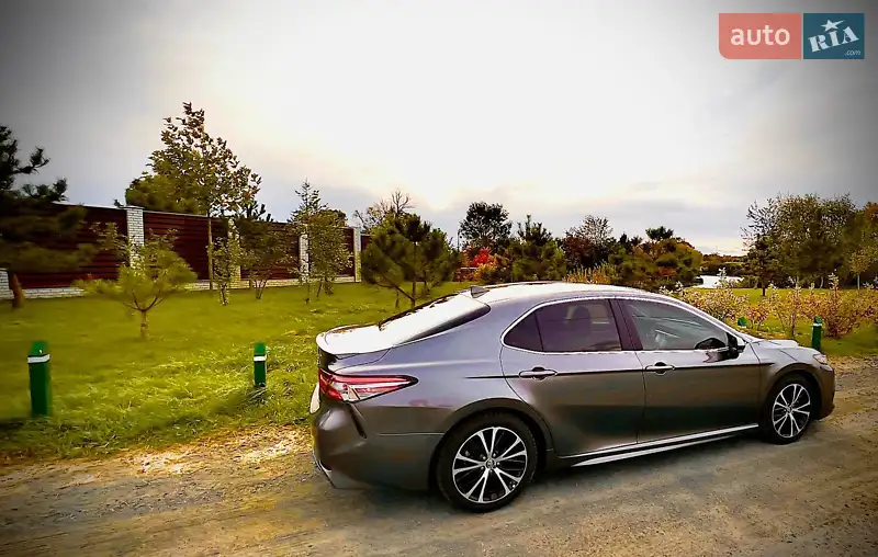 Седан Toyota Camry 2019 в 