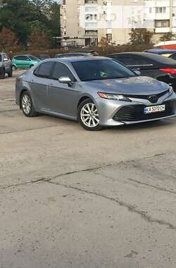 Седан Toyota Camry 2019 в Миколаєві