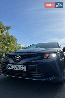 Седан Toyota Camry 2018 в Тернополе