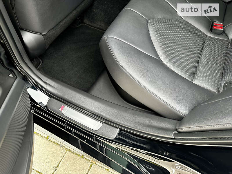 Седан Toyota Camry 2023 в Луцьку