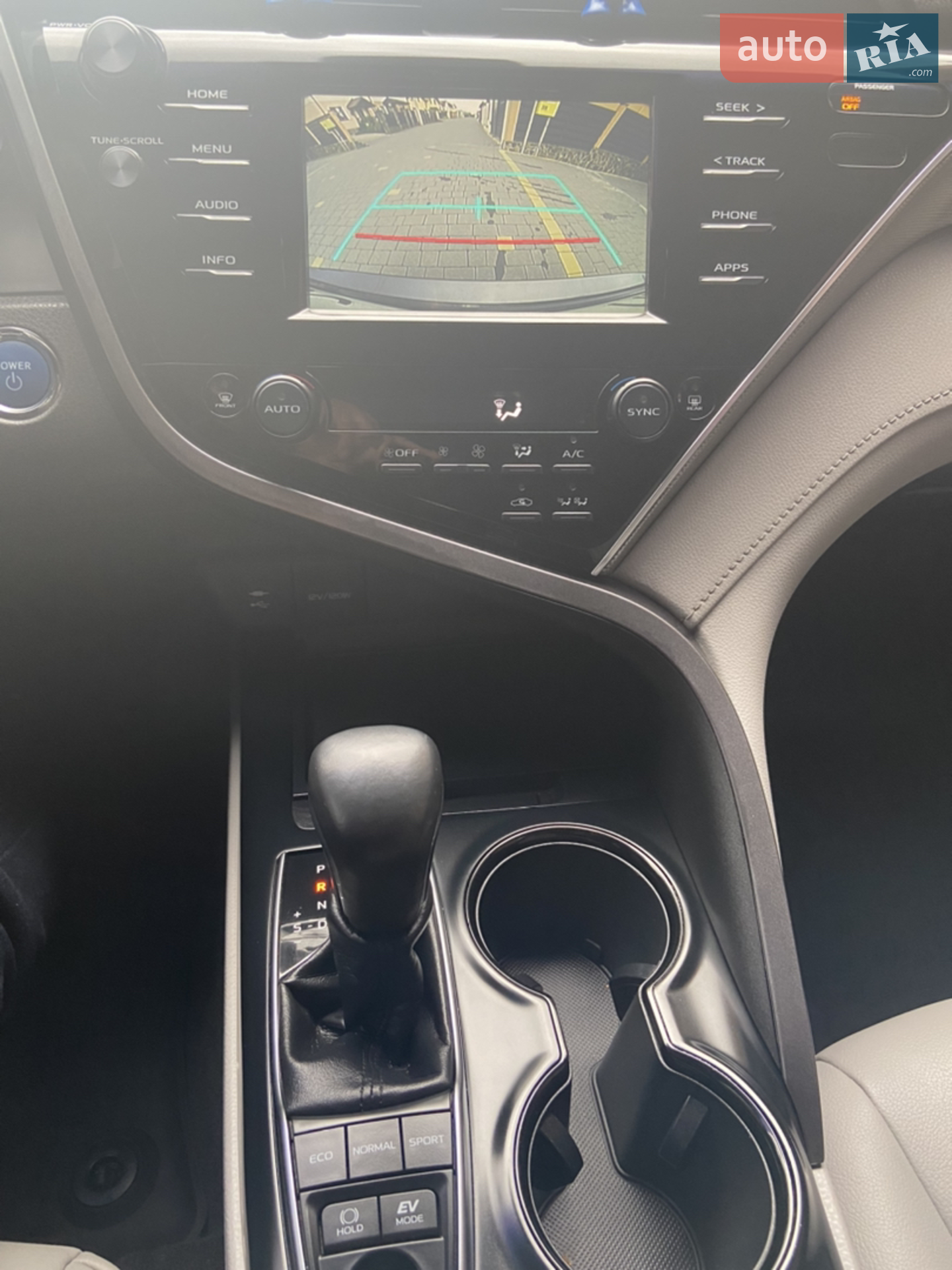 2018 Toyota Camry - мініатюра 18