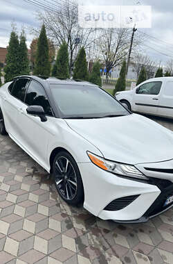 Седан Toyota Camry 2018 в Киеве