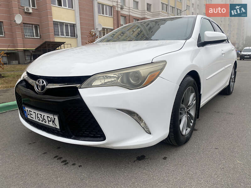 Toyota Camry 2015