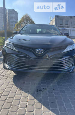 Седан Toyota Camry 2019 в Днепре