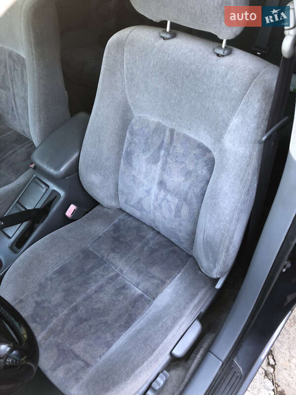 Седан Toyota Camry 1998 в Запоріжжі