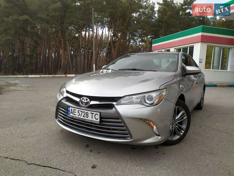 Седан Toyota Camry 2015 в Харкові