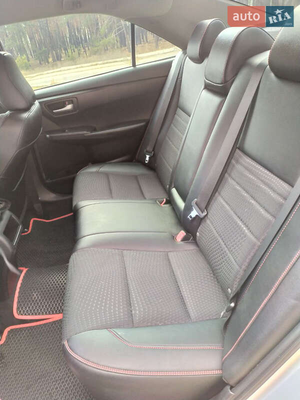 Седан Toyota Camry 2015 в Харкові