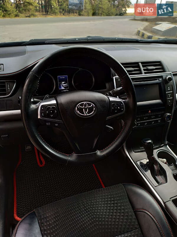Седан Toyota Camry 2015 в Харкові