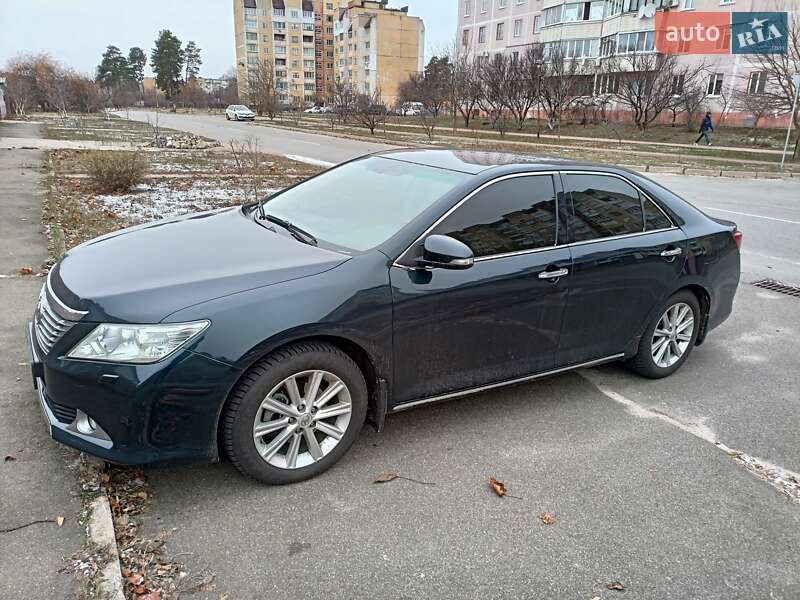 Седан Toyota Camry 2012 в Славутичі