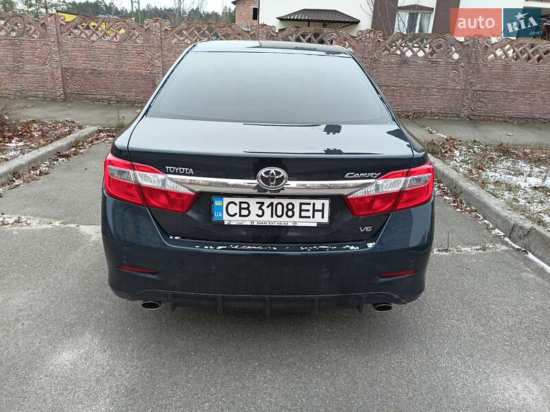 Седан Toyota Camry 2012 в Славутичі