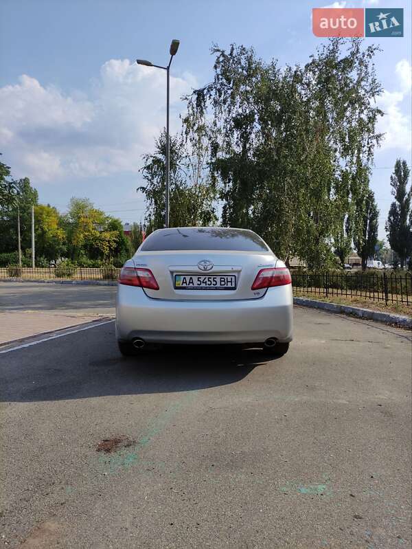 Седан Toyota Camry 2006 в Києві