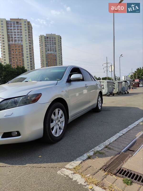 Седан Toyota Camry 2006 в Києві