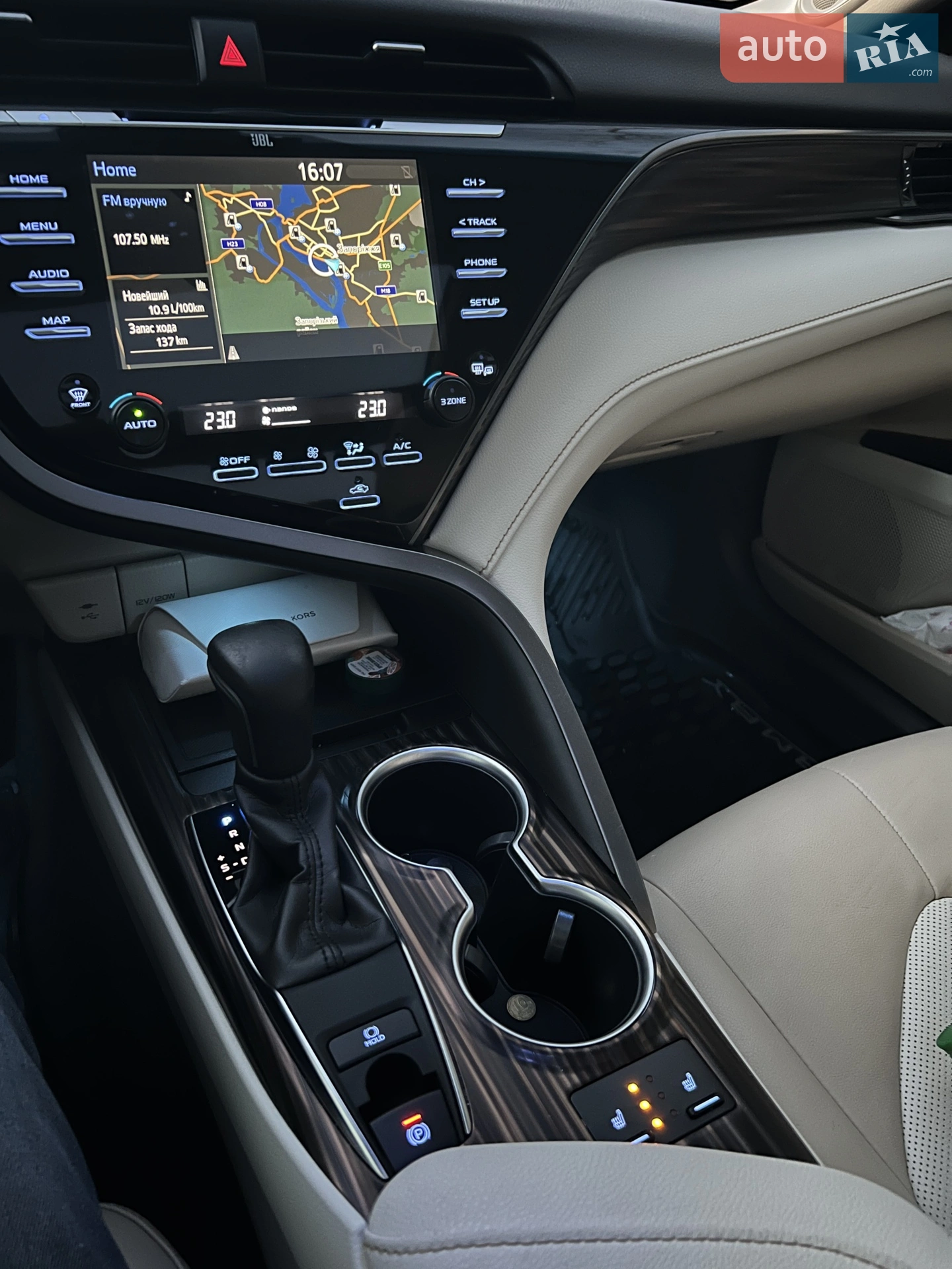 2019 Toyota Camry - мініатюра 4