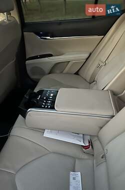 Седан Toyota Camry 2019 в 