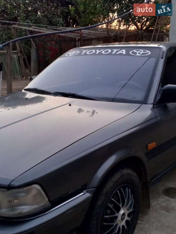 Седан Toyota Camry 1987 в Ізмаїлі фото 2 Седан Toyota Camry 1987 в Ізмаїлі