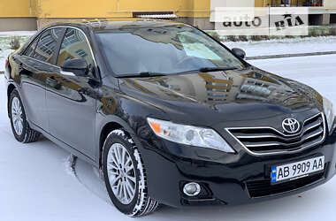 Седан Toyota Camry 2010 в Виннице