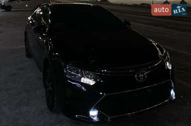 Седан Toyota Camry 2014 в Дніпрі