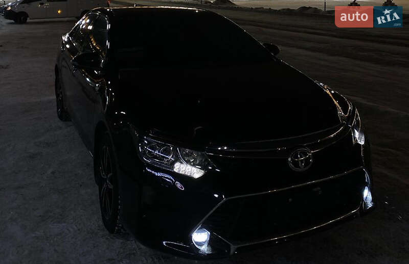 Седан Toyota Camry 2014 в Днепре