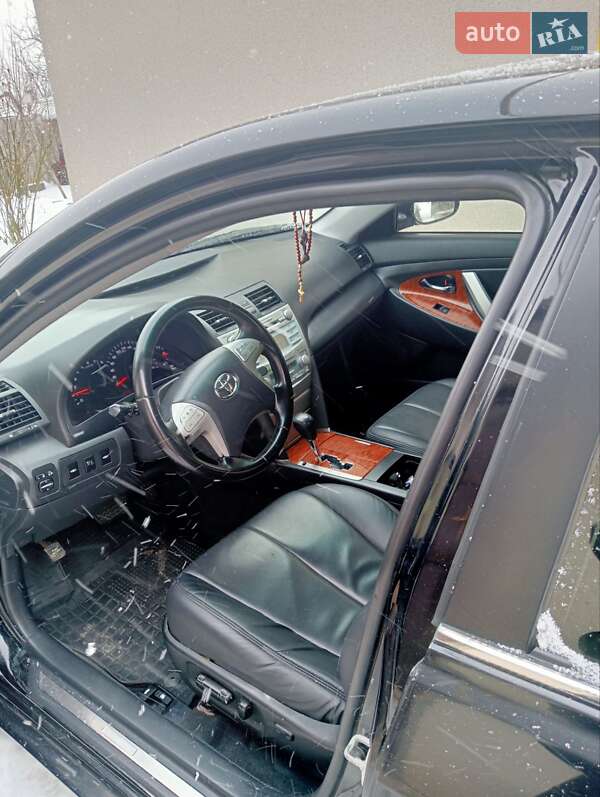 Седан Toyota Camry 2008 в Николаеве