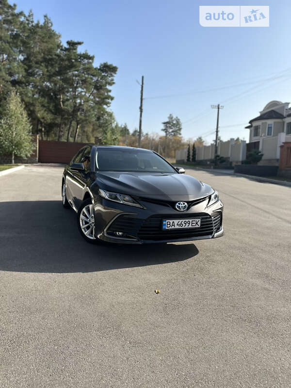 Седан Toyota Camry 2021 в Кропивницком