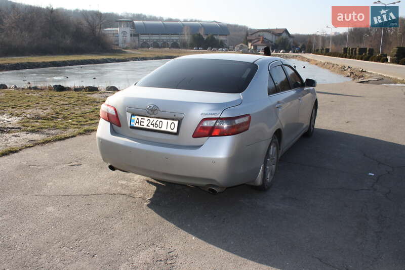 Седан Toyota Camry 2006 в Днепре