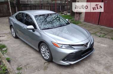 Седан Toyota Camry 2018 в Смілі