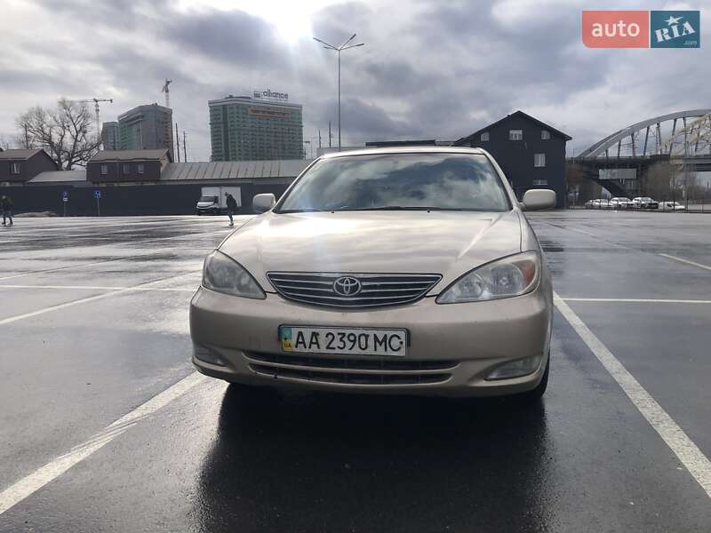 Toyota Camry 2004