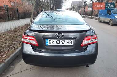 Седан Toyota Camry 2010 в Ивано-Франковске