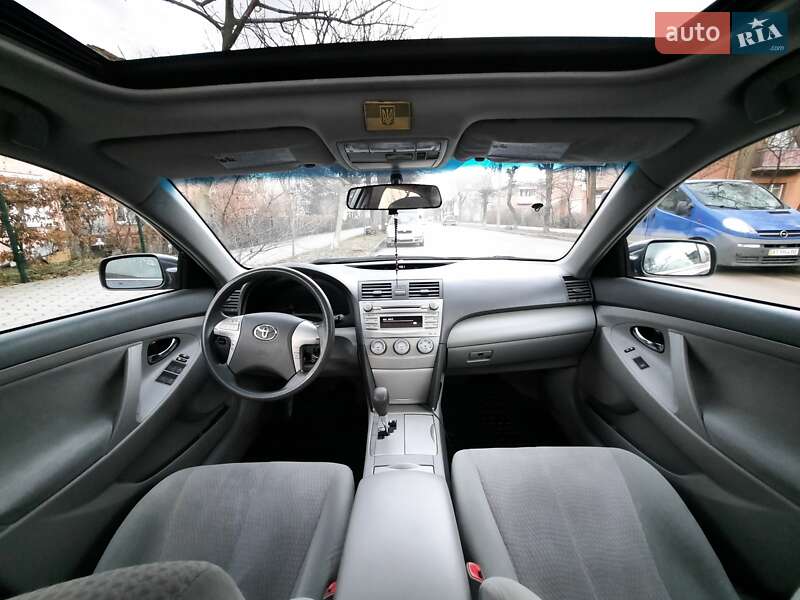 Седан Toyota Camry 2010 в Івано-Франківську