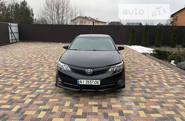 Седан Toyota Camry 2013 в Києві