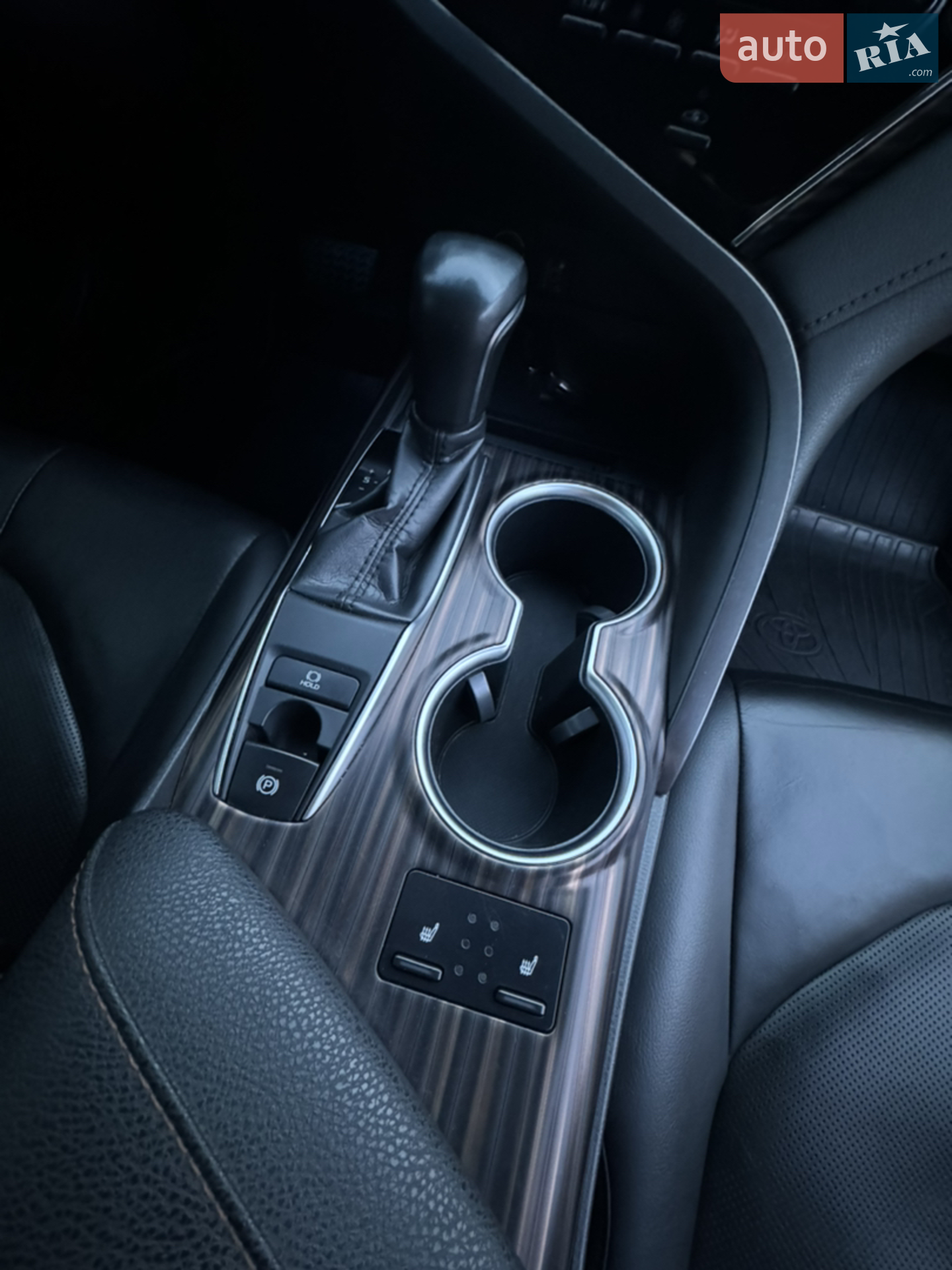 2018 Toyota Camry - мініатюра 16