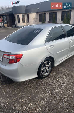 Седан Toyota Camry 2014 в Харкові