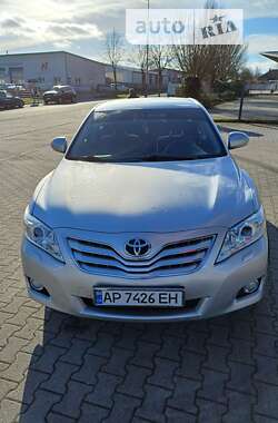 Седан Toyota Camry 2010 в Запоріжжі