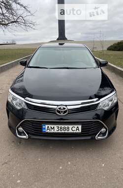 Седан Toyota Camry 2017 в Житомире