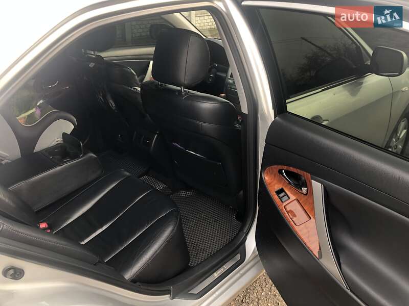 Седан Toyota Camry 2007 в Глобиному