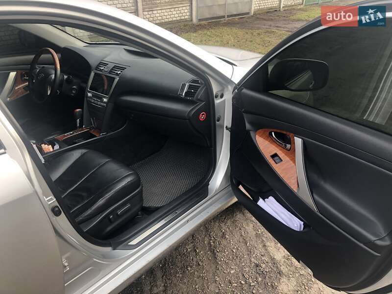 Седан Toyota Camry 2007 в Глобиному