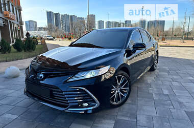 Седан Toyota Camry 2022 в Киеве