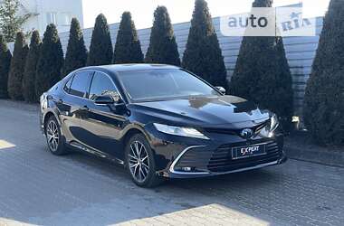 Седан Toyota Camry 2022 в Львові