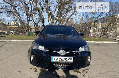 Седан Toyota Camry 2016 в Киеве