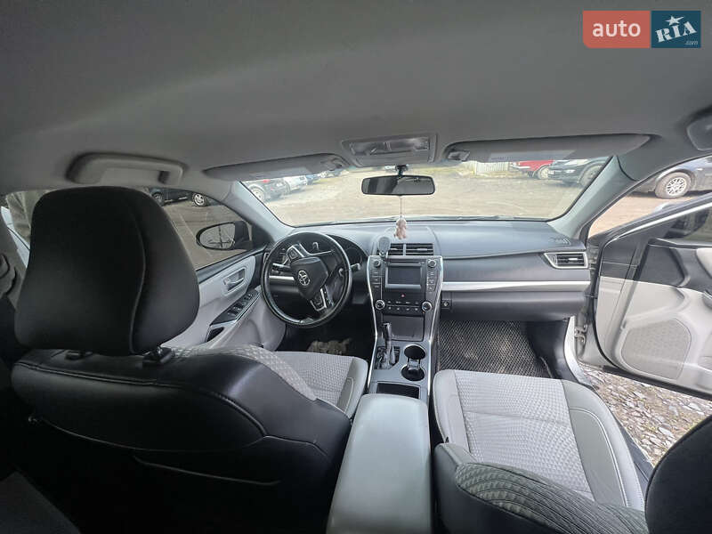 Седан Toyota Camry 2015 в Хмельницькому