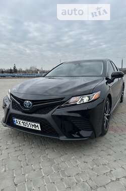 Седан Toyota Camry 2020 в Харькове