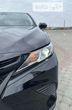 Седан Toyota Camry 2020 в Харькове