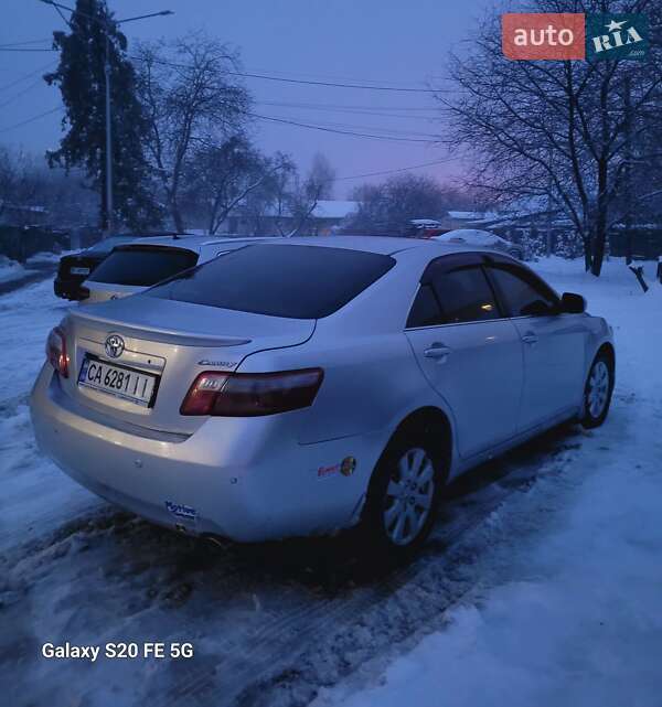 Седан Toyota Camry 2008 в Киеве