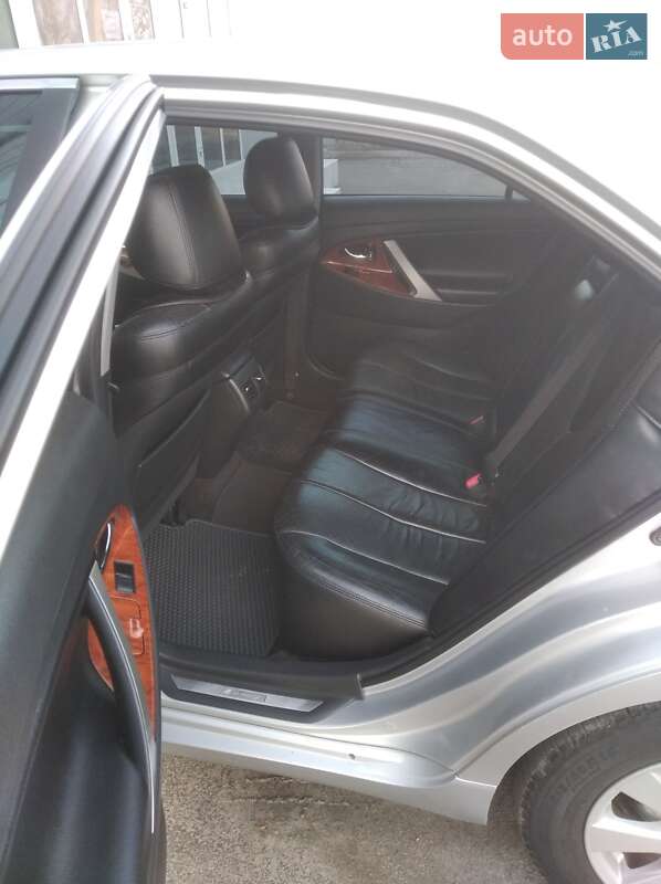 Седан Toyota Camry 2008 в Чернигове