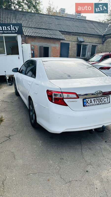 Седан Toyota Camry 2012 в Києві