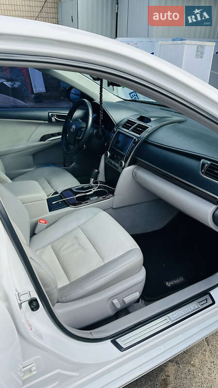 Седан Toyota Camry 2012 в Києві