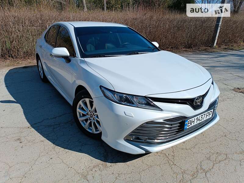 Седан Toyota Camry 2017 в Одессе