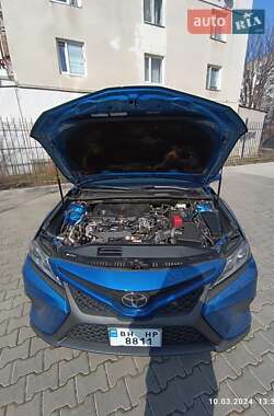 Седан Toyota Camry 2017 в 