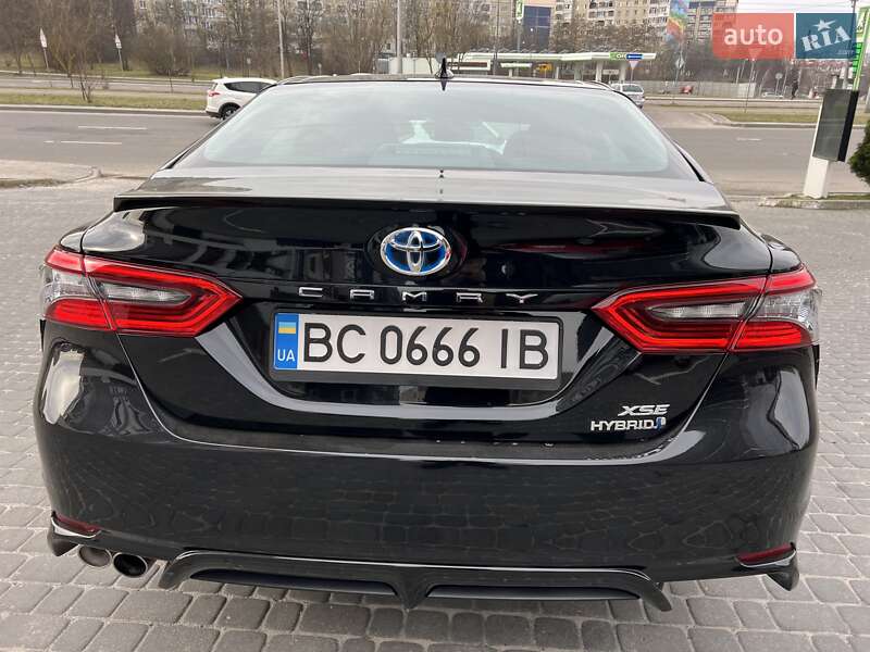Седан Toyota Camry 2020 в Львове